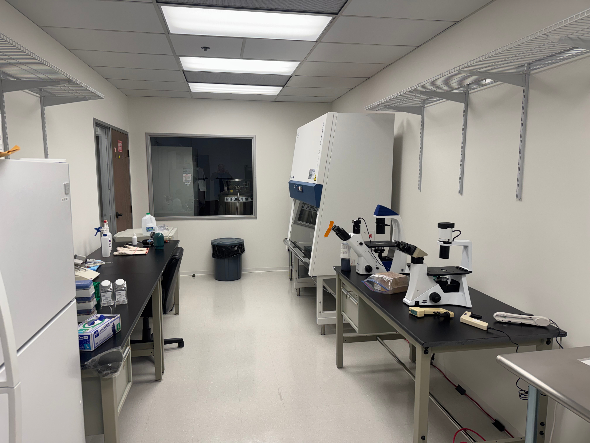 Dr. Jonathan Lakey laboratory — Cell culture & microscopy suite
